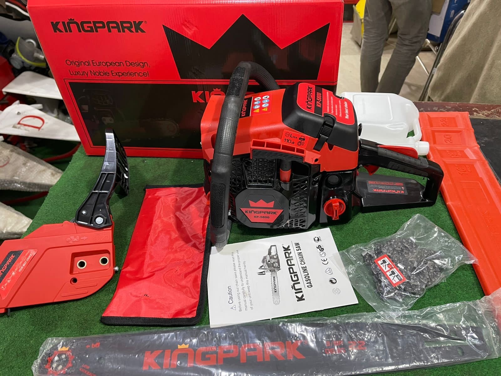 Kingpark Chainsaw – 2-Stroke, 24 Inch