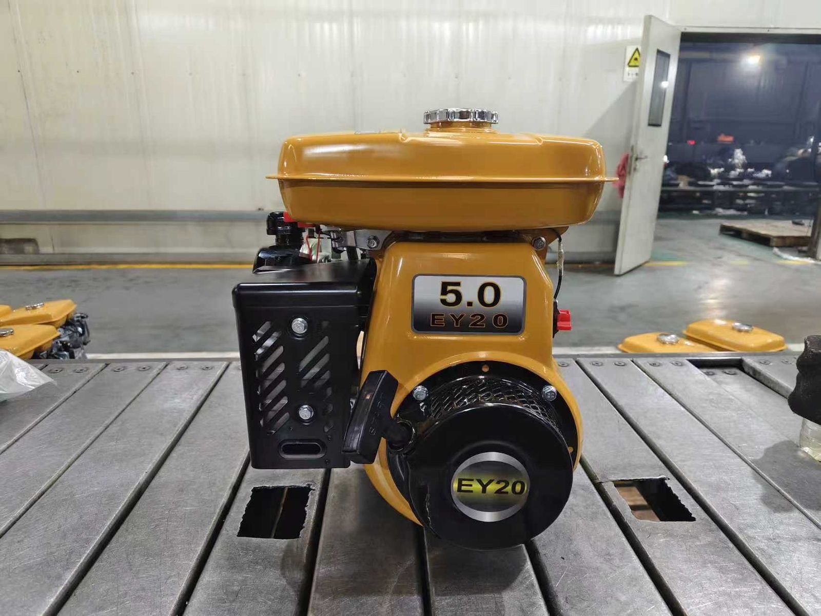 Petrol engine 5HP