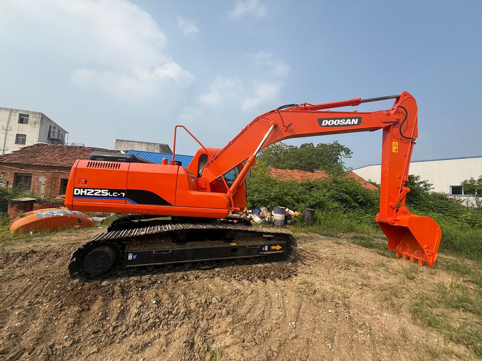Doosan excavator DH-225 model 2016