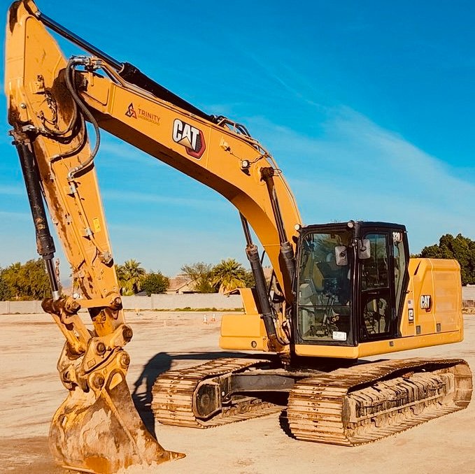 Caterpillar Excavator 220 — 2010 Model
