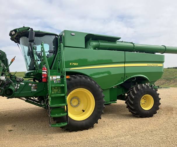 John Deere S780 Combine Harvester — 2016 Model